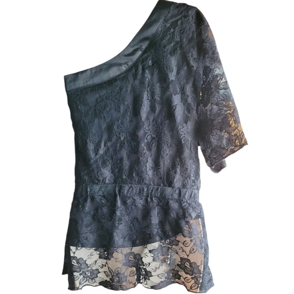 NWOT Black Lace One-Shoulder Top Size XS - Picture 2 of 3